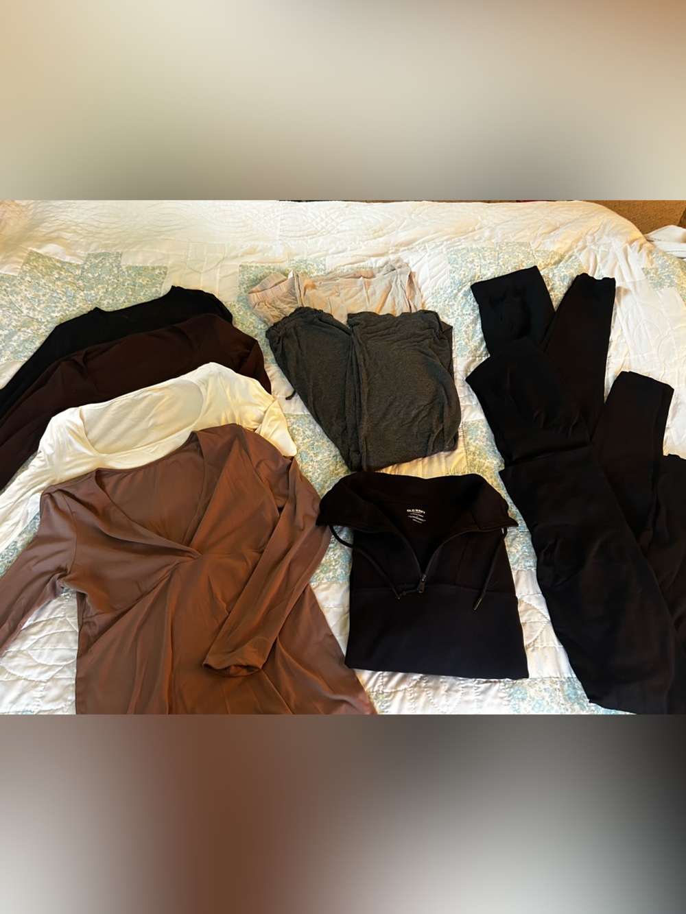 Women’s Maternity Clothing Bundle – Pants, Tops & Leggings – Neutral Colors